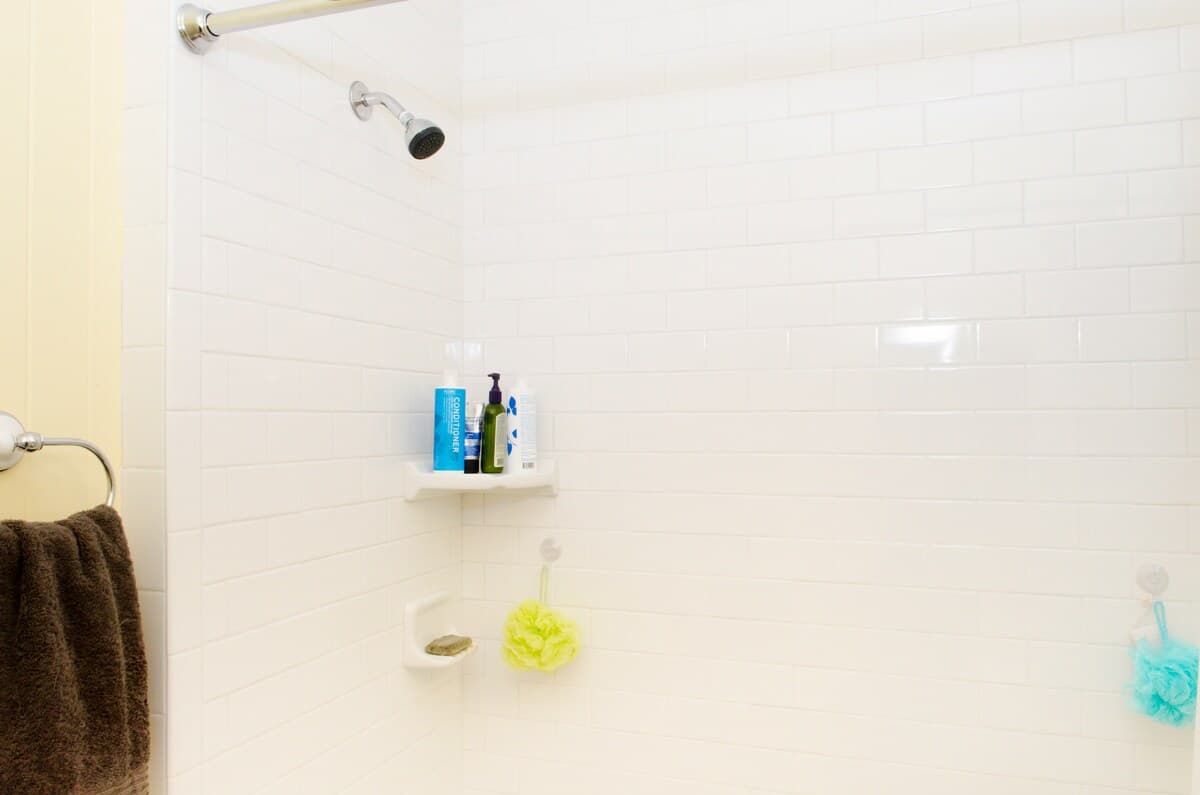 Downtown Private Home with Backyard - Image 16