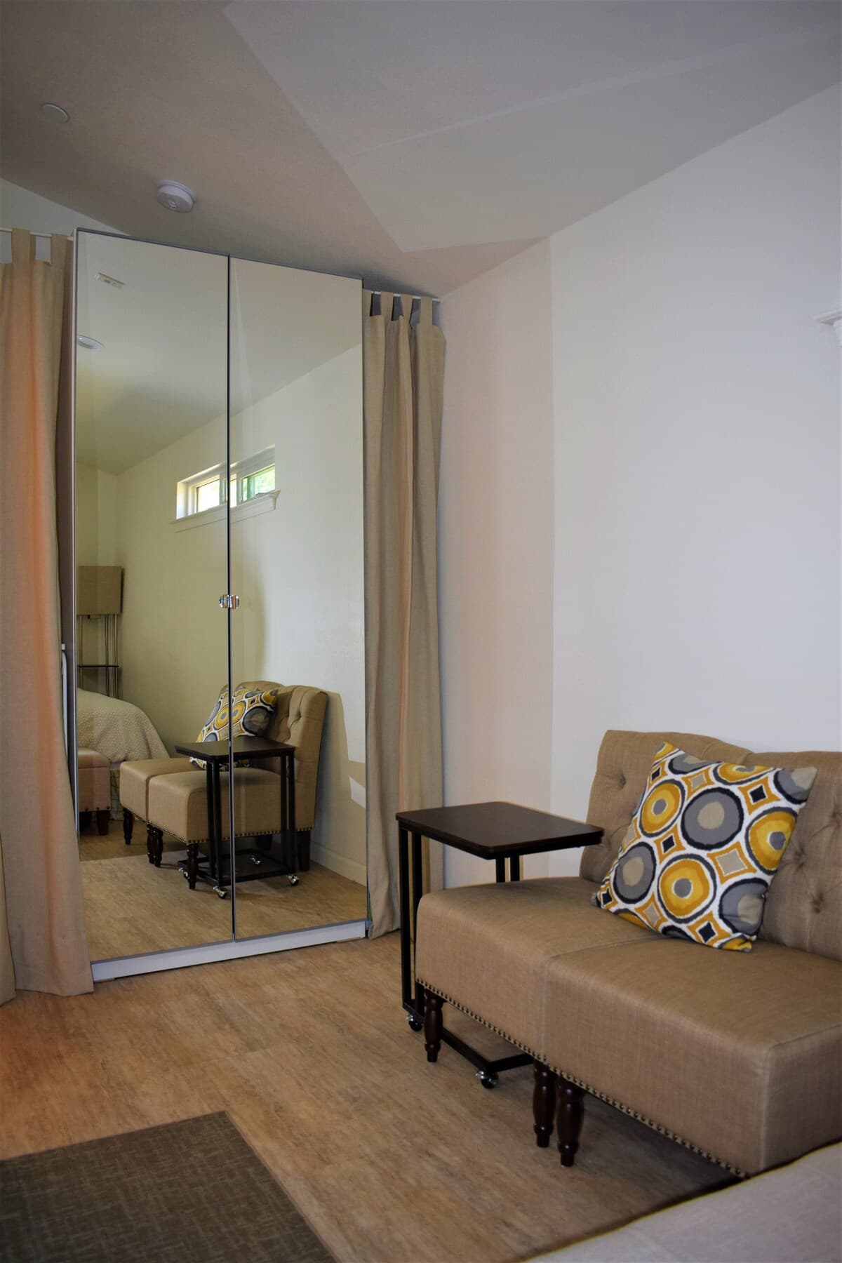 Guesthouse in Mountain View · ★4.99 · 1 bedroom · 1 bed · 1 bath - Image 1