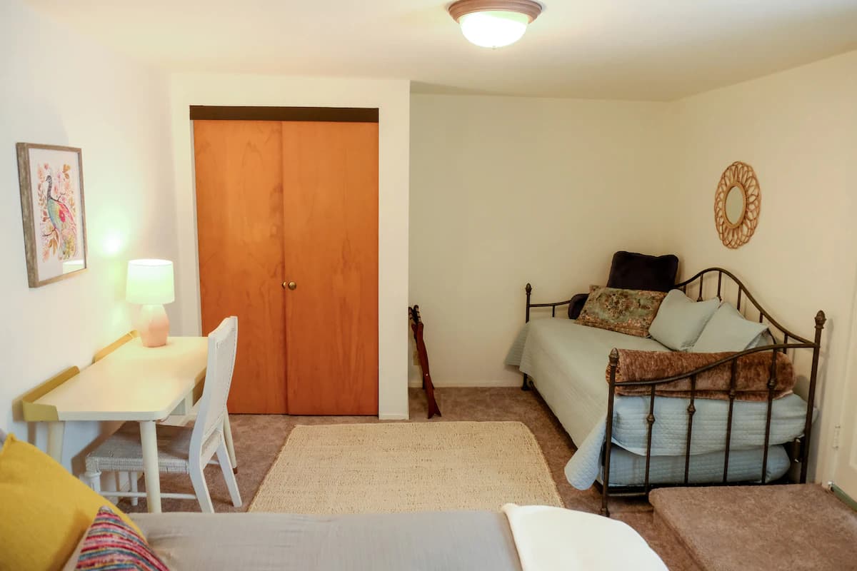 Home in Palo Alto · ★4.93 · 2 bedrooms · 4 beds · 1 bath - Image 14