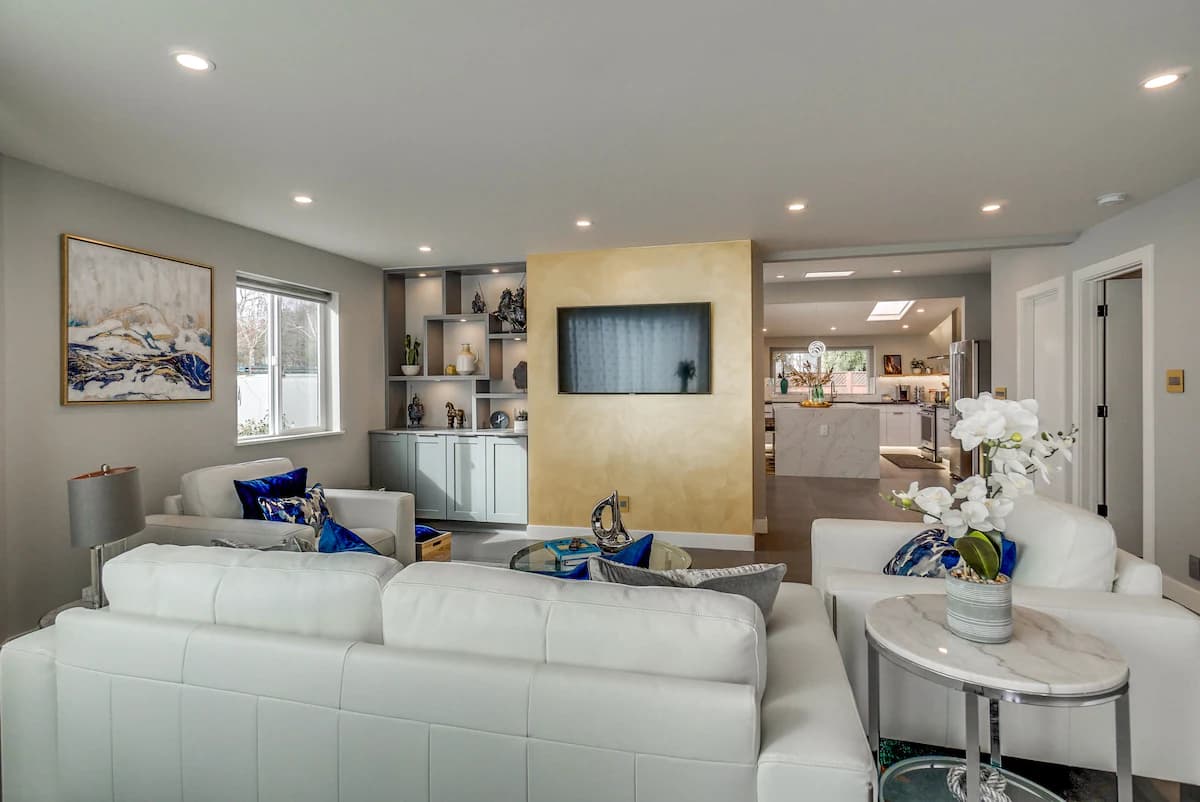 Home in Palo Alto · ★4.96 · 5 bedrooms · 7 beds · 4.5 baths - Image 2