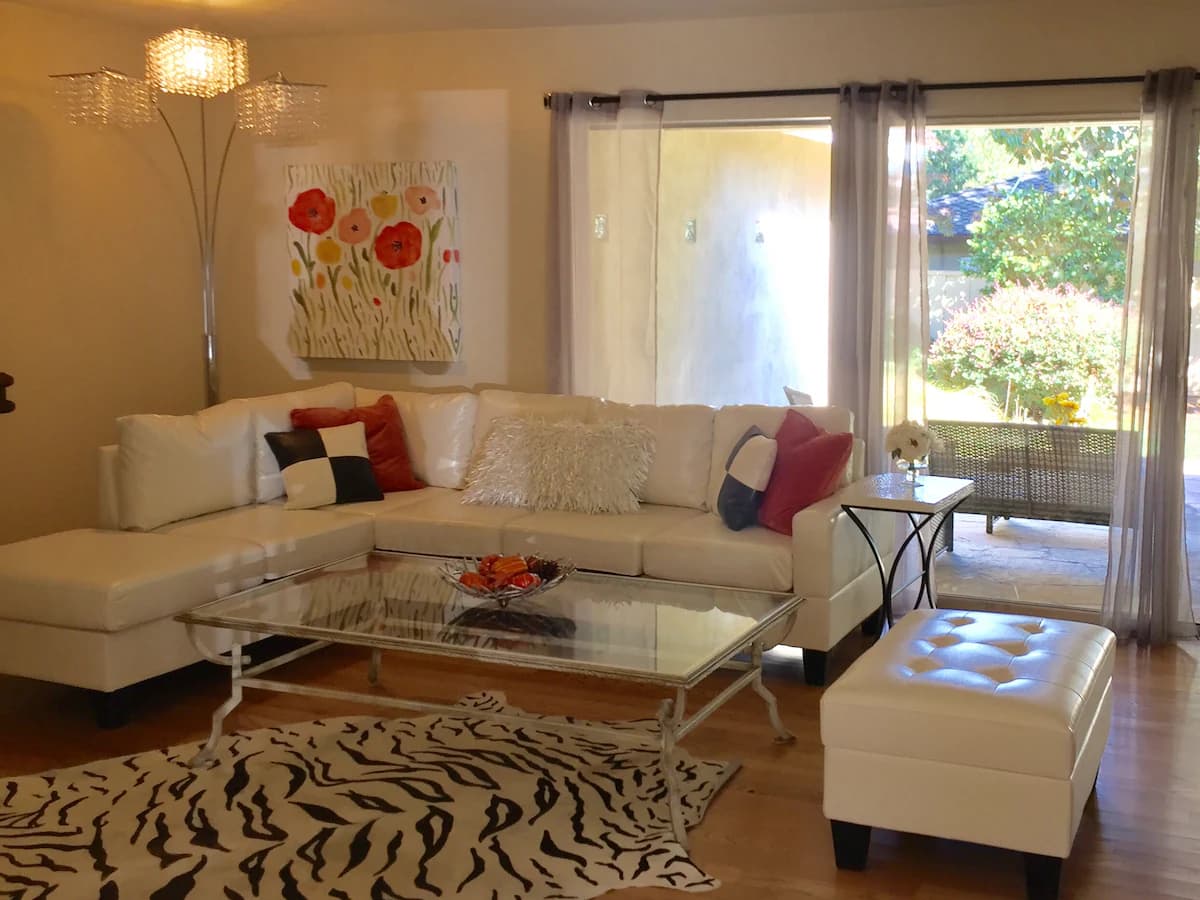 Home in Los Altos · ★4.36 · 5 bedrooms · 5 beds · 3.5 baths - Image 18