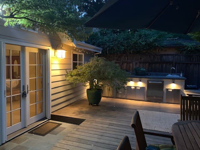 Palo Alto Tree-Lined Retreat with Jacuzzi Tub - Photo 16