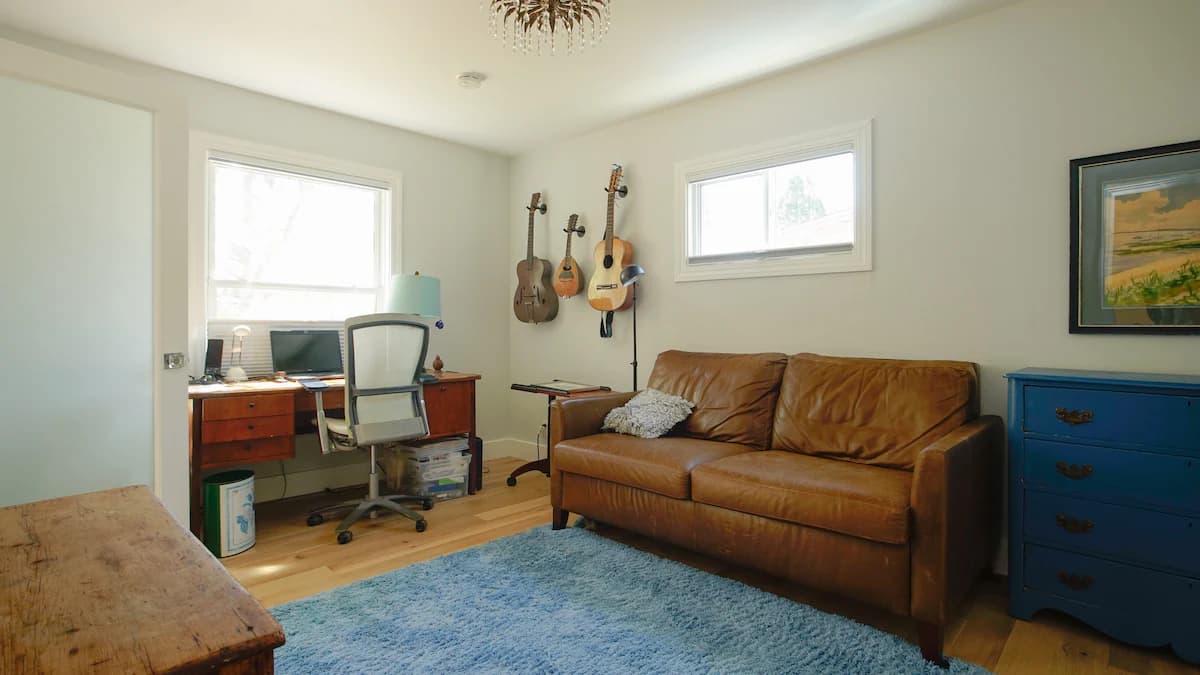 Home in Redwood City · ★4.94 · 2 bedrooms · 2 beds · 2 baths - Image 8