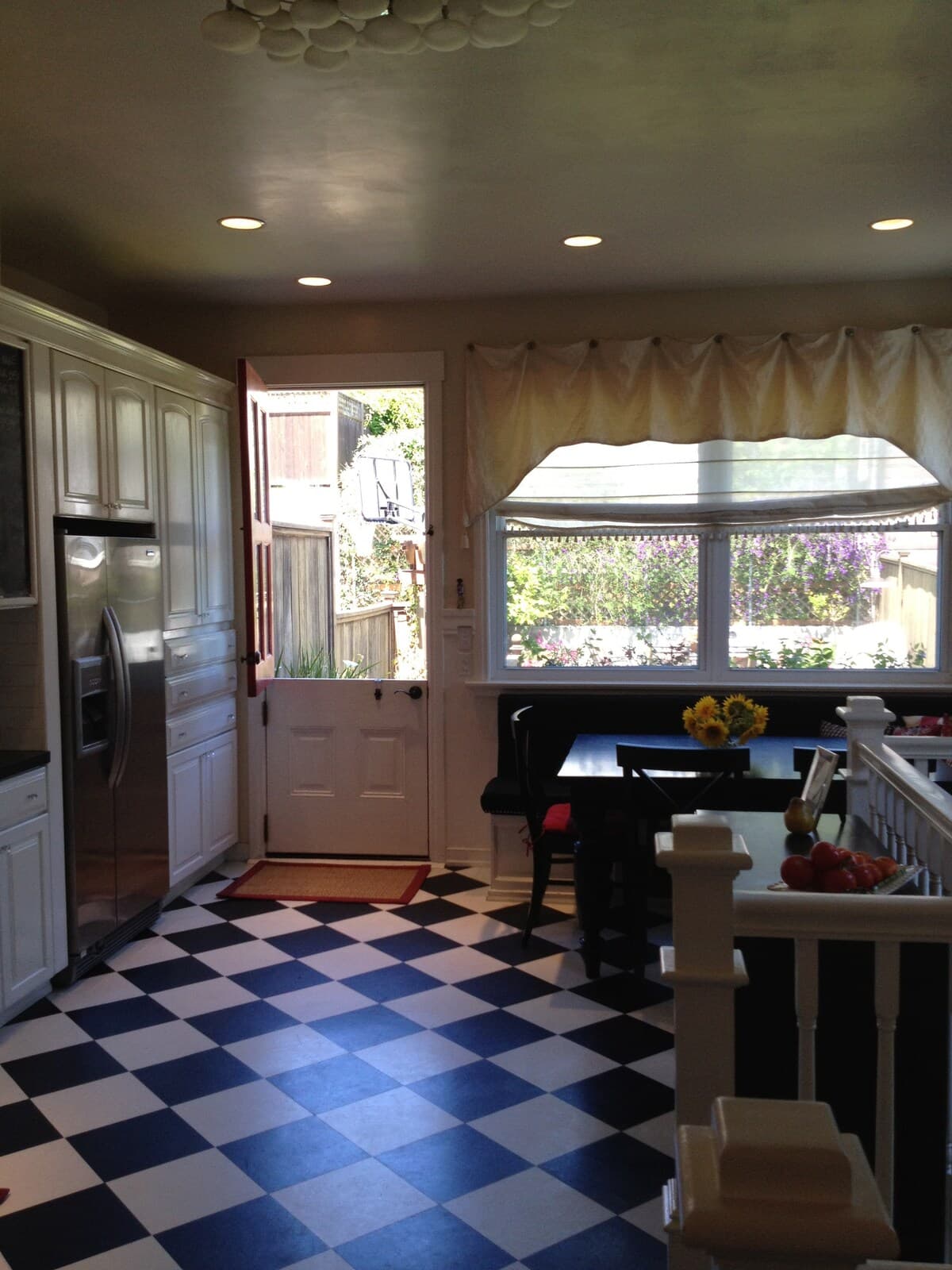 Fantastic Family Home with Beautiful Backyard - Photo 18