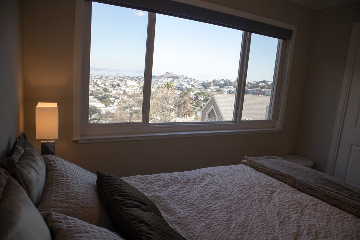 Noe Valley Condo with Bay Views & Workspace - Photo 19
