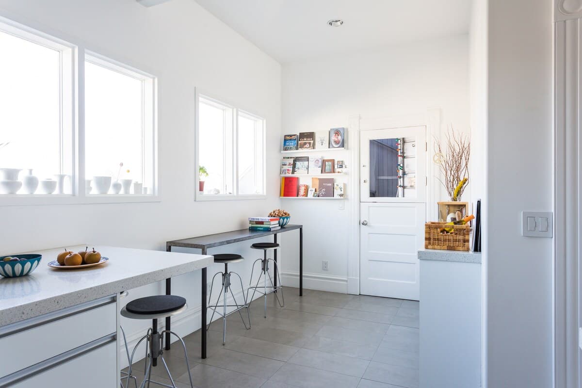 Victorian Corner Condo with Skyline Views - Photo 9