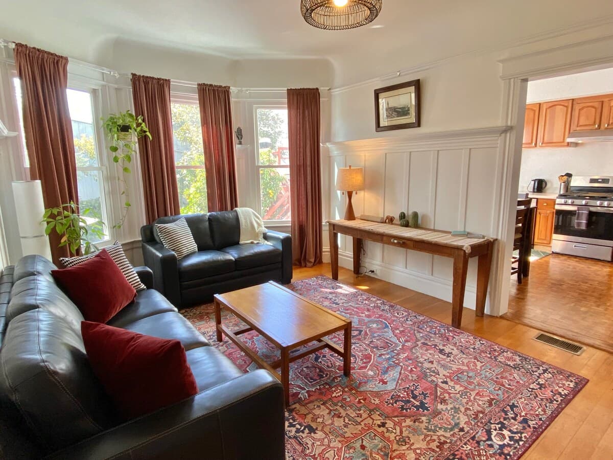 Sunny, Spacious 3 Bedroom Edwardian in the Mission - Photo 2