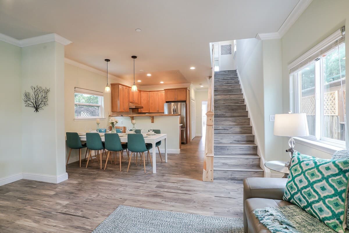 Home in Mountain View · ★4.79 · 3 bedrooms · 4 beds · 2.5 baths - Image 16