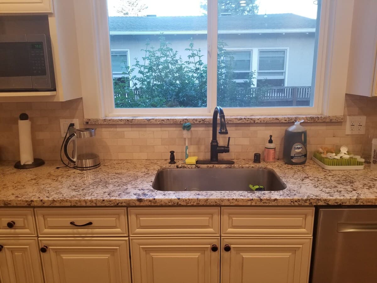 Remodeled Home Near Stanford, Private Yard - Photo 6