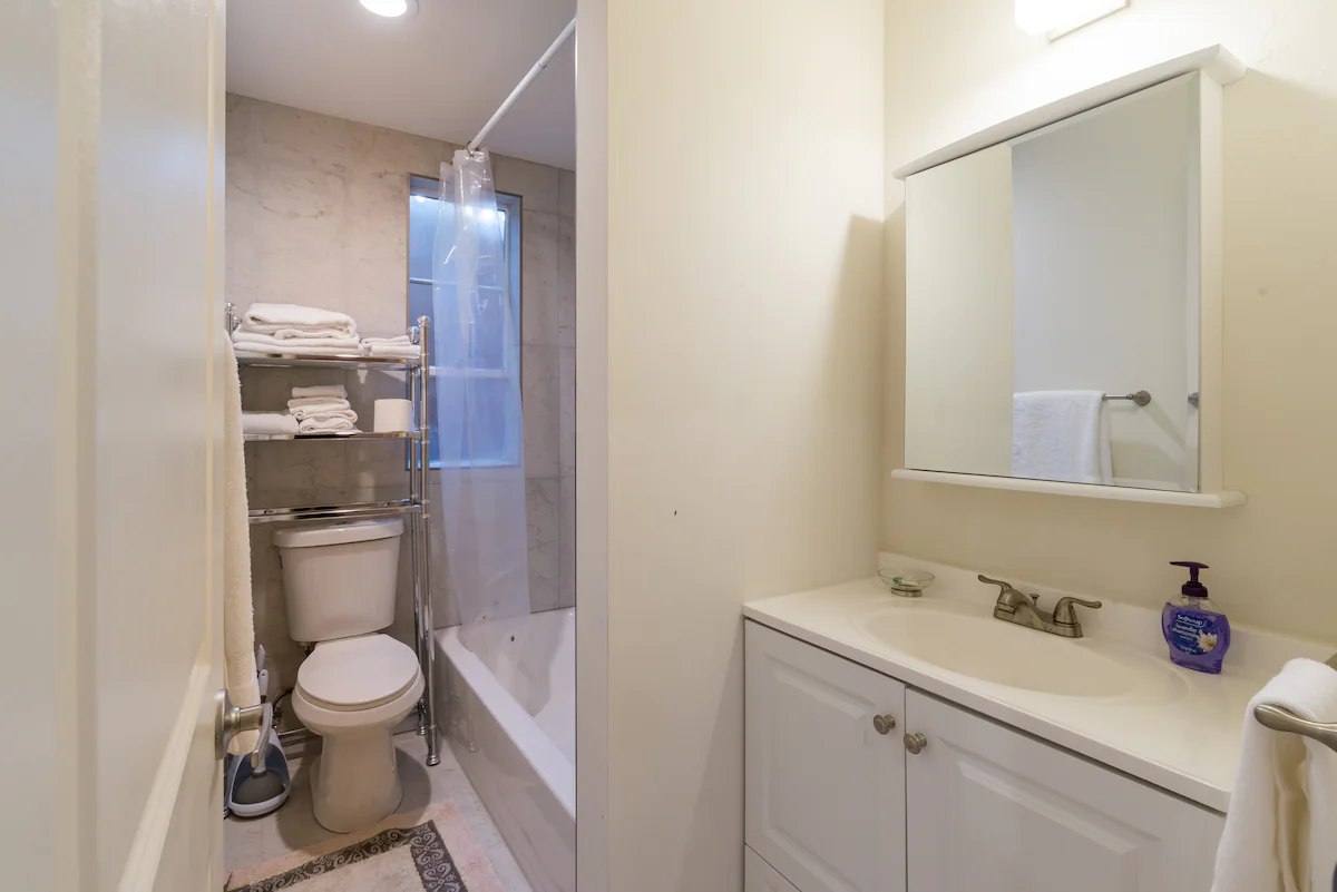 Guesthouse in Menlo Park · ★4.85 · 2 bedrooms · 4 beds · 1 bath - Image 26