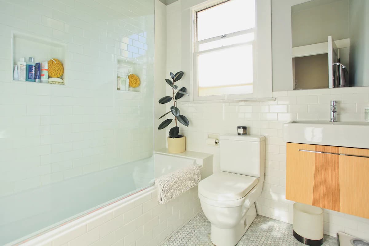 Historic Edwardian Flat with Skyline Views - Photo 21