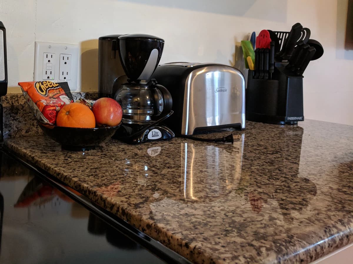 Guesthouse in Redwood City · ★4.84 · 1 bedroom · 1 bed · 1 bath - Image 8