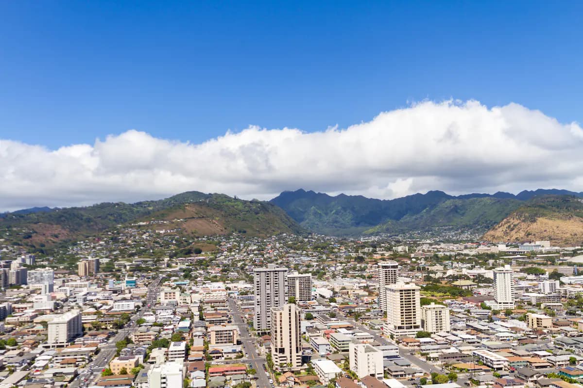 Condo in Honolulu · ★4.55 · 2 bedrooms · 4 beds · 2 private baths - Image 14