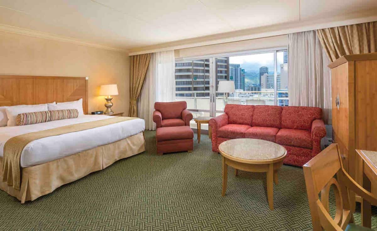 Studio Suite at Picturesque Waikiki Resort - Image 20