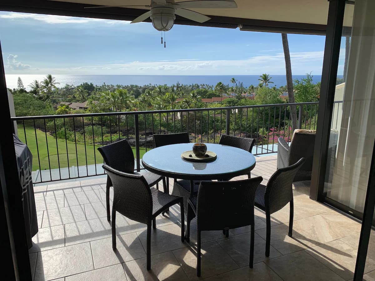 Condo in Kailua-Kona · ★4.96 · 3 bedrooms · 4 beds · 3 baths - Image 12