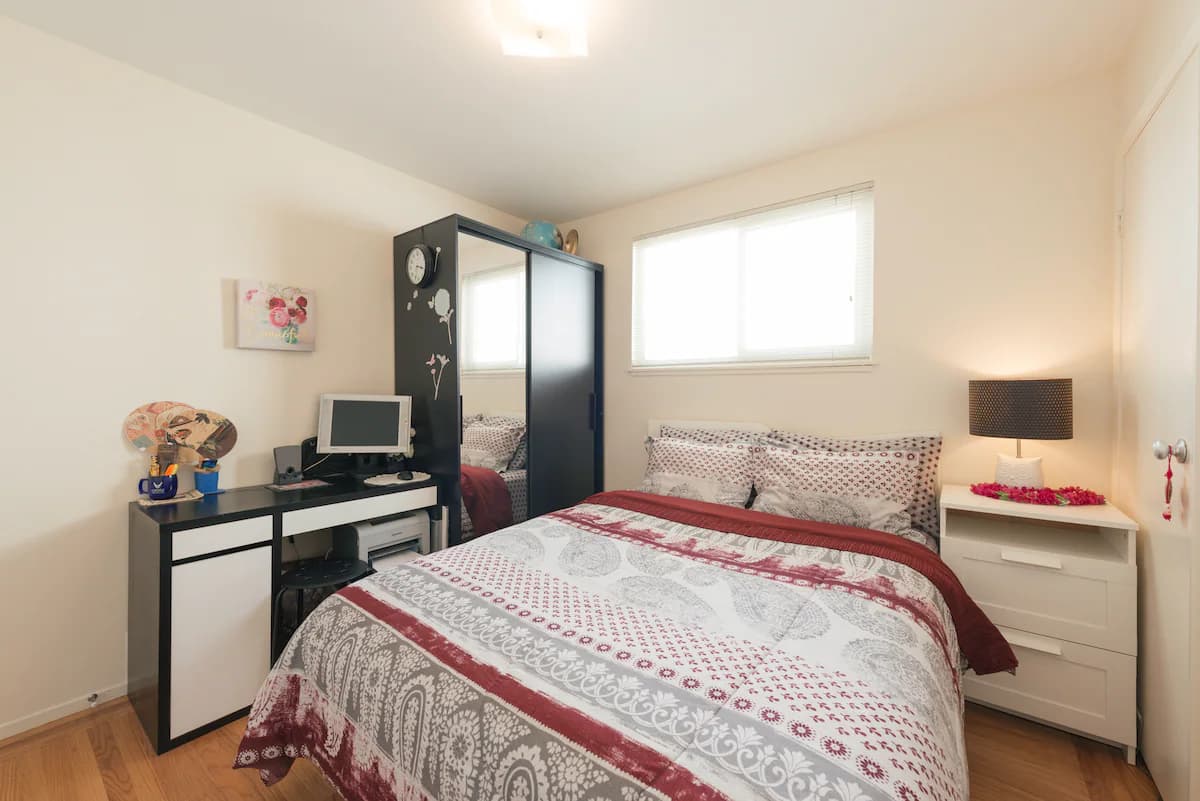 Home in Daly City · ★4.86 · 3 bedrooms · 5 beds · 2 baths - Image 21