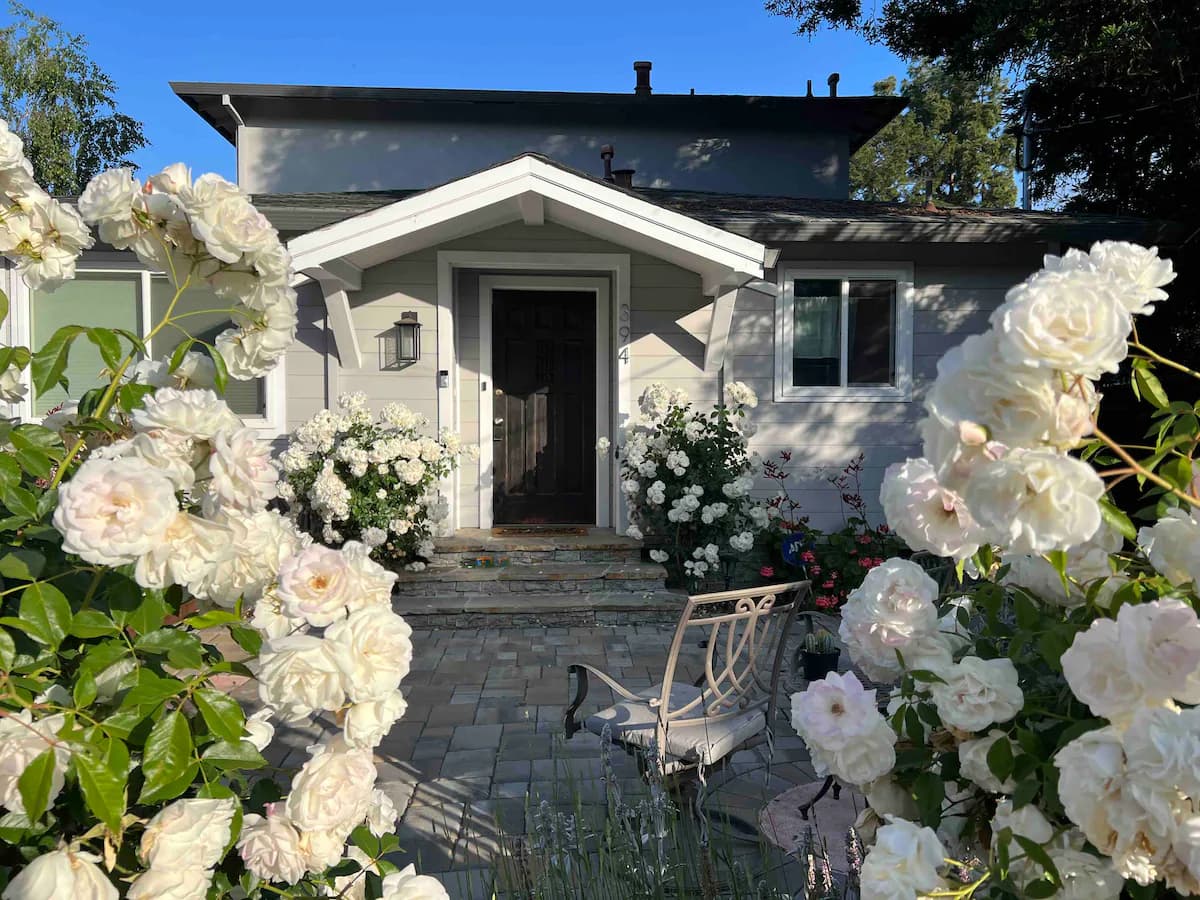Home in Mountain View · ★4.82 · 2 bedrooms · 3 beds · 1.5 baths - Image 25