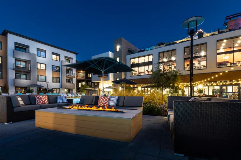 Modern Menlo Park 2 bedroom apartment - Image 1