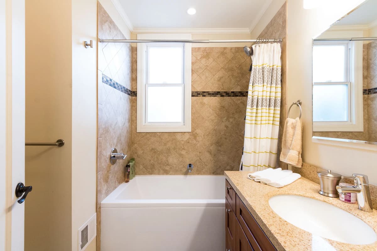 Art-Filled Home Near BART, Free Parking, Sleeps 14 - Photo 36