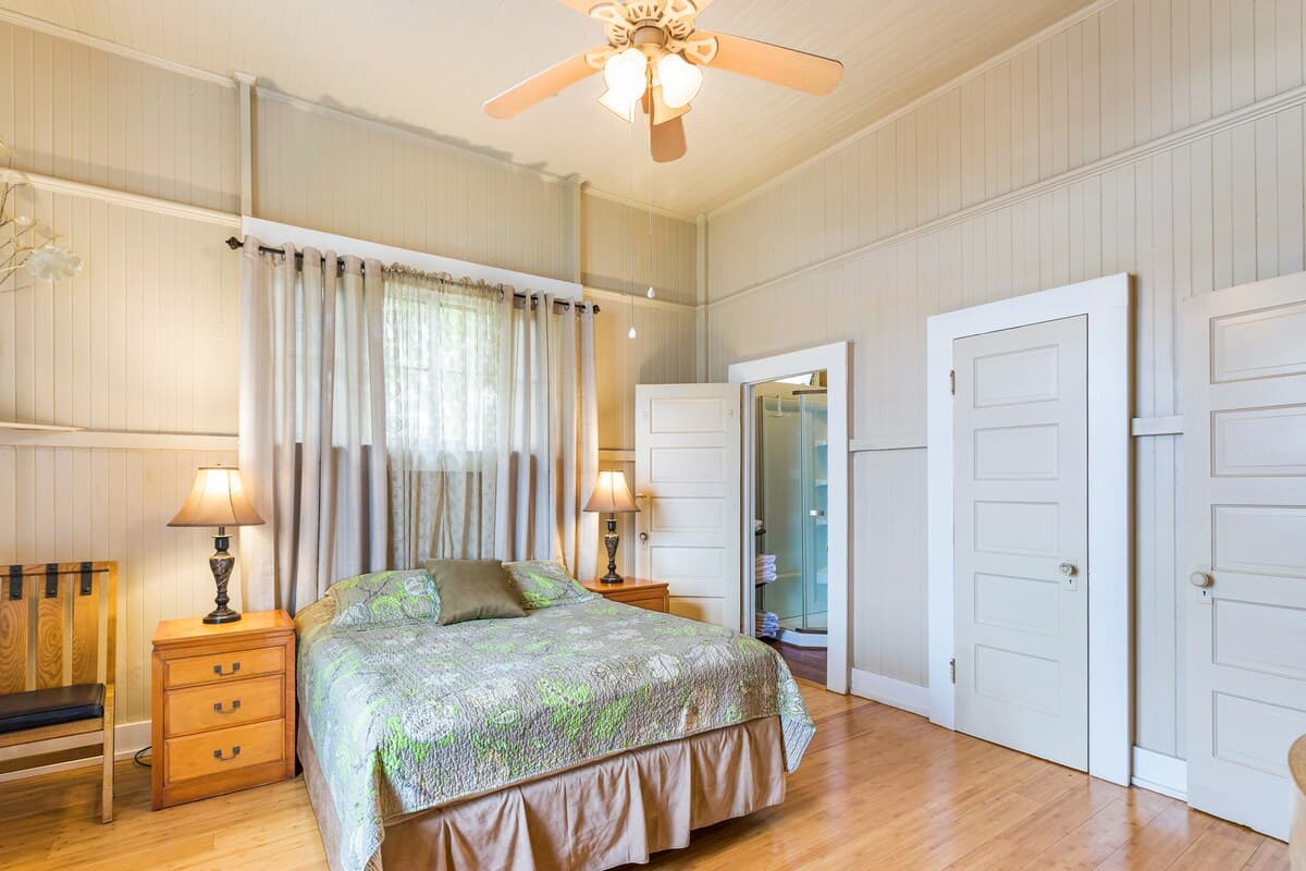 Renovated Plantation Home; Walk into Wailuku Town! - Image 18