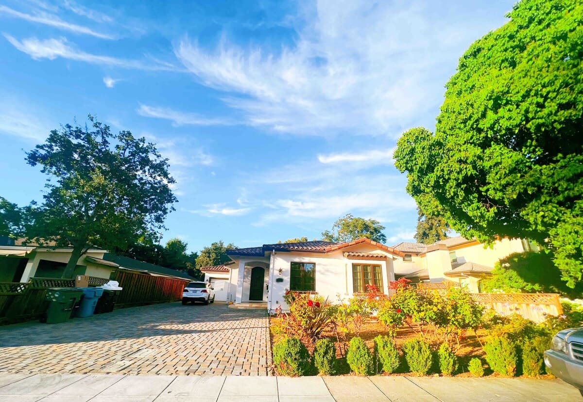 Home in Palo Alto · ★4.56 · 4 bedrooms · 4 beds · 2.5 baths - Image 61