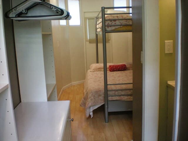 Downtown Palo Alto Townhome, Walk to Caltrain - Photo 13