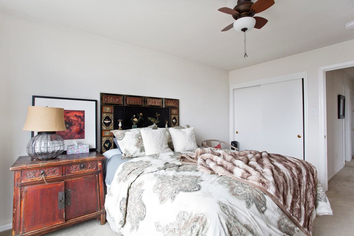 Spacious 1brm w/ breathtaking view - Photo 13