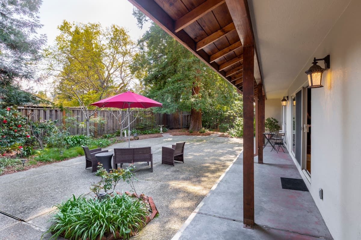 Home in Menlo Park · ★4.77 · 5 bedrooms · 6 beds · 3 baths - Image 39