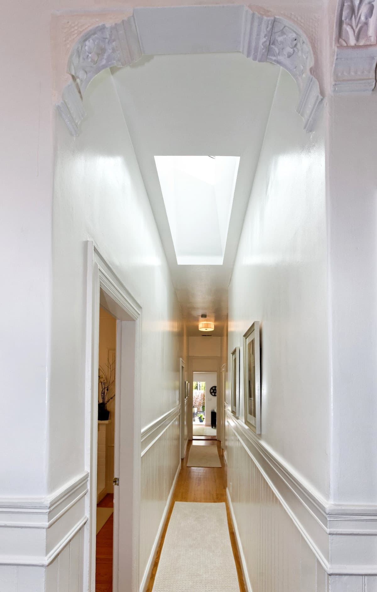 Elegant Victorian in Pacific Heights w/ Garden - Photo 9