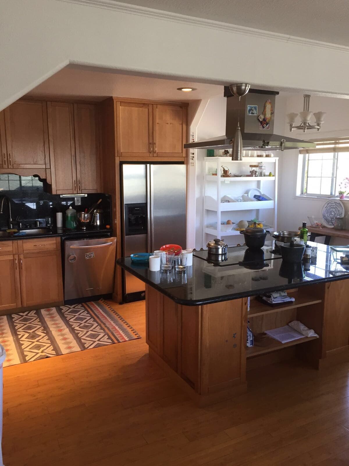 Silicon Valley Family Home, Pool & Gym Access - Photo 16