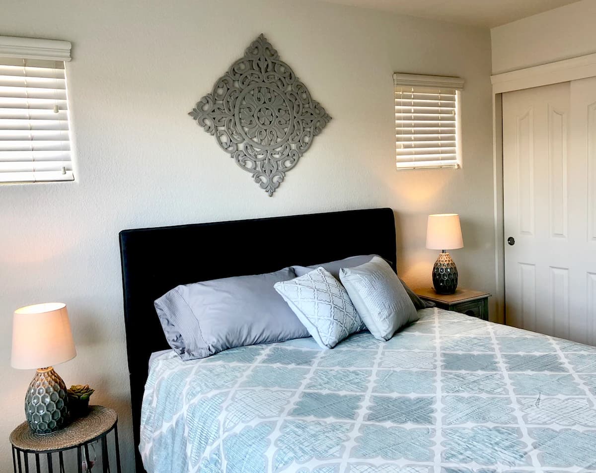 Home in East Palo Alto · ★4.79 · 4 bedrooms · 5 beds · 2.5 baths - Image 18