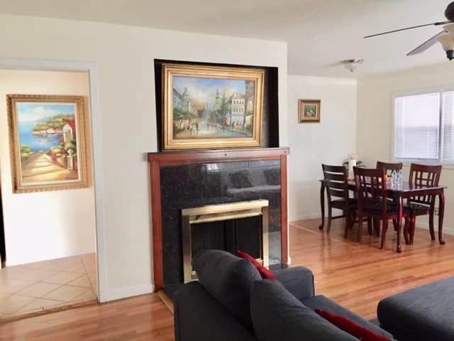 Home in Redwood City · ★4.85 · 3 bedrooms · 4 beds · 2 baths - Image 2