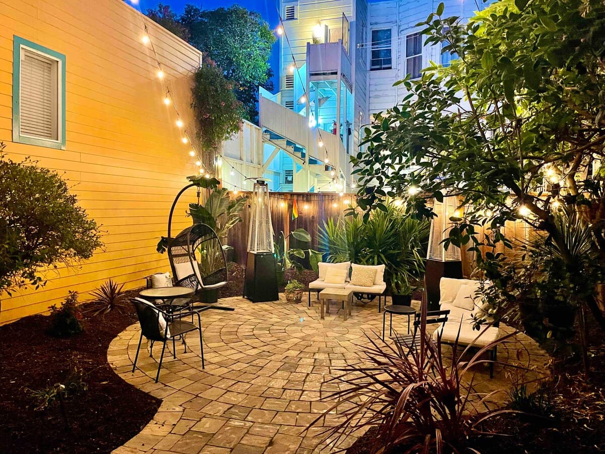 Victorian Oasis with Original Art & Chandeliers - Photo 55