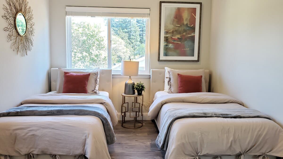 Home in Mountain View · ★4.79 · 3 bedrooms · 4 beds · 2.5 baths - Image 27