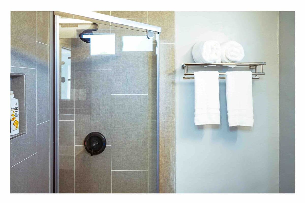 Private Lv&Full Kitchen 1Br1Ba w/ Separate Entry - Photo 16