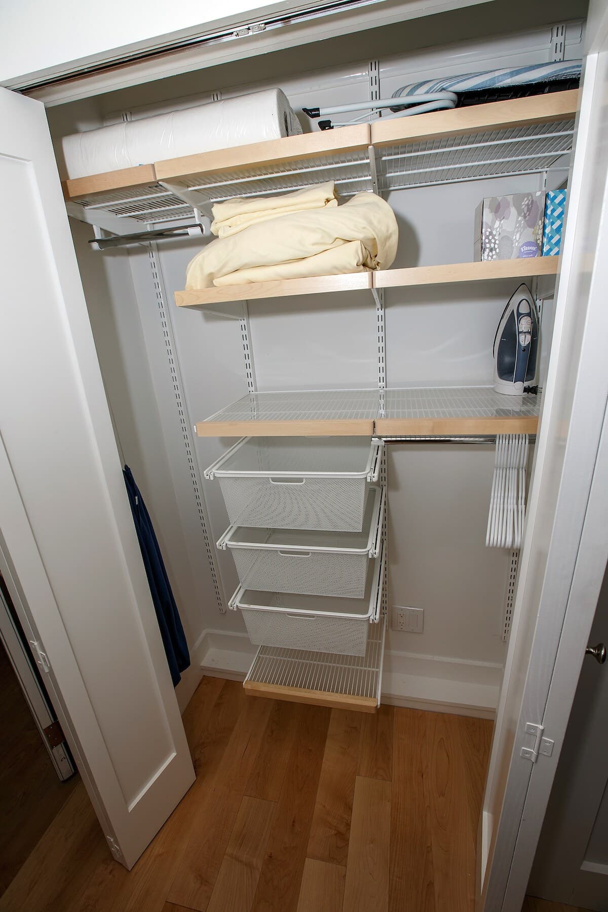 Guesthouse in Menlo Park · ★4.94 · 1 bedroom · 2 beds · 1 bath - Image 7