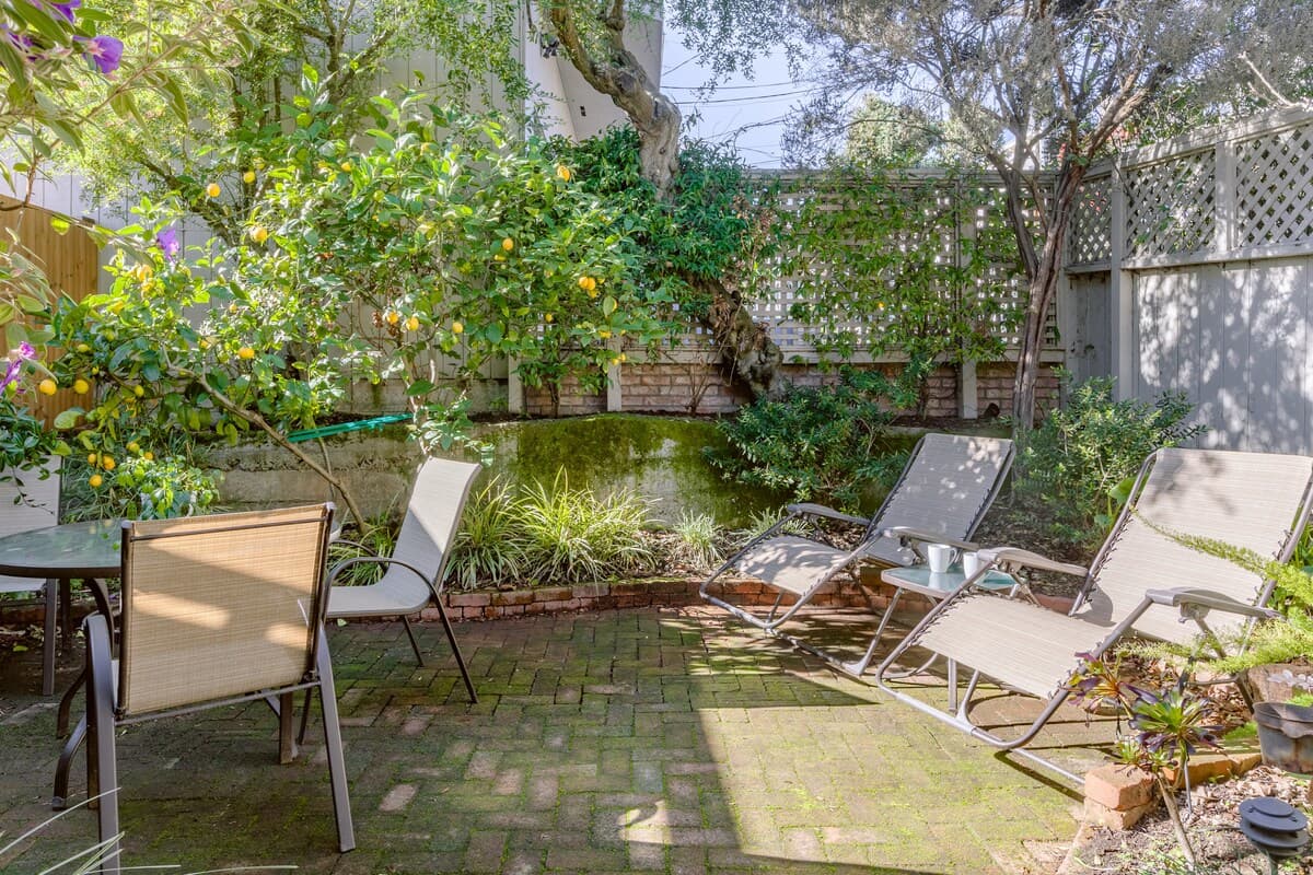 Noe Valley Victorian w/ Chef's Kitchen & Yard - Photo 31
