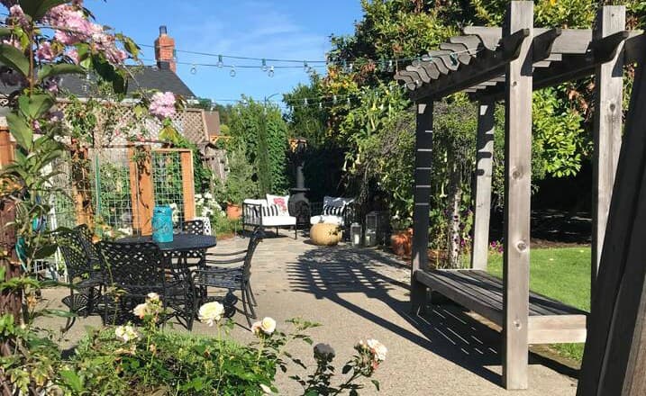 Charming Backyard Cottage in Sunnyvale Garden - Photo 25