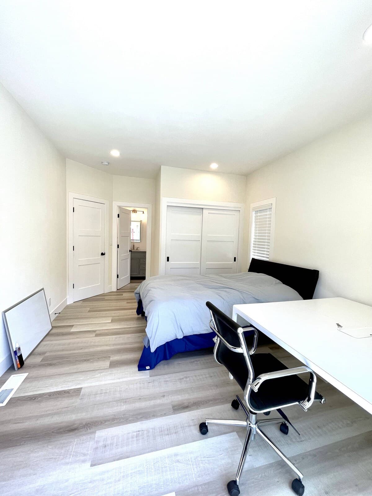 Private Entrance & Bath, Steps to Caltrain - Photo 17