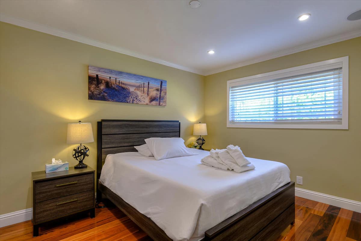 Home in Mountain View · ★5.0 · 5 bedrooms · 5 beds · 4 baths - Image 13