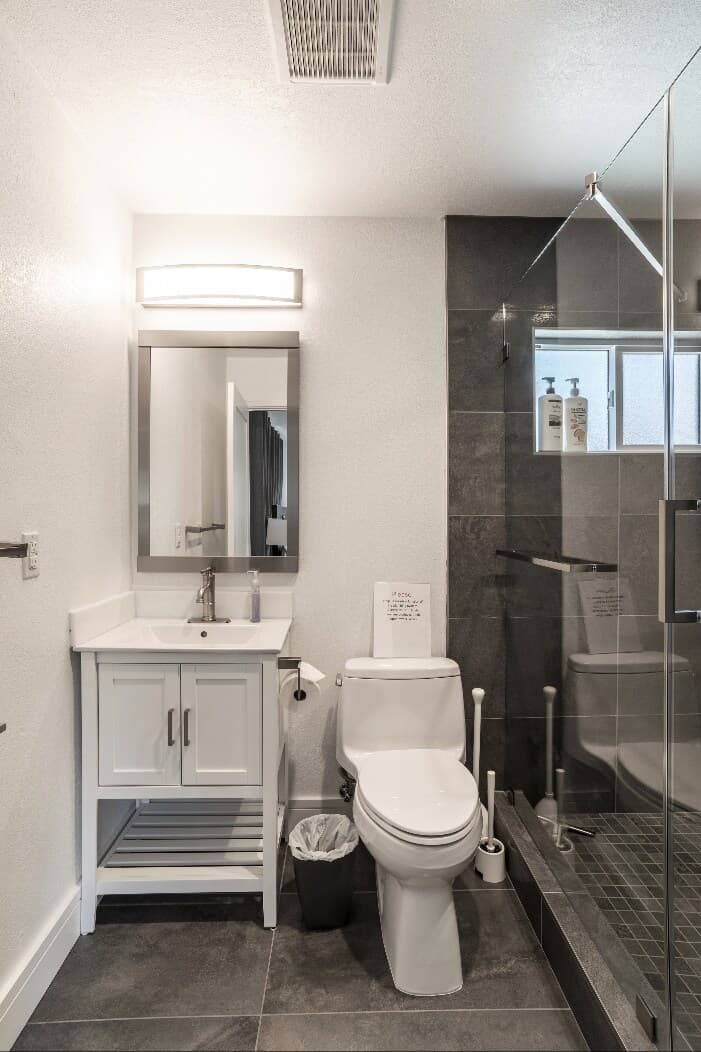 Home in East Palo Alto · ★4.94 · 4 bedrooms · 4 beds · 2.5 baths - Image 72