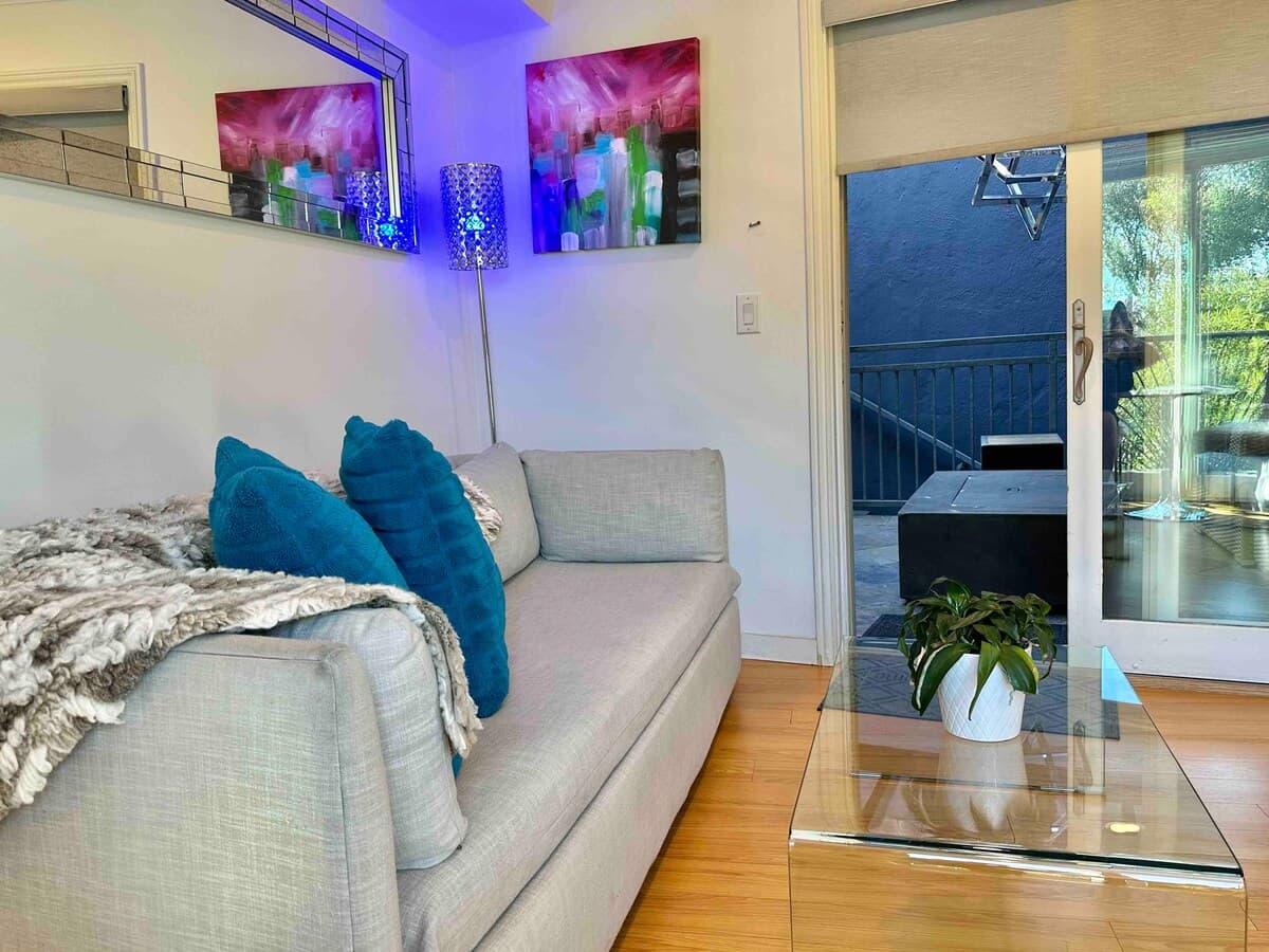 Private Hot Tub & Patio, Upper Market SF - Photo 9