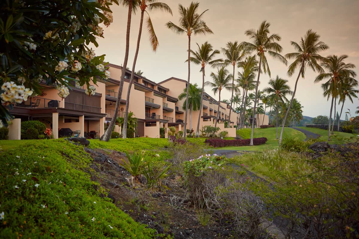 Condo in Kailua-Kona · ★4.96 · 3 bedrooms · 4 beds · 3 baths - Image 23