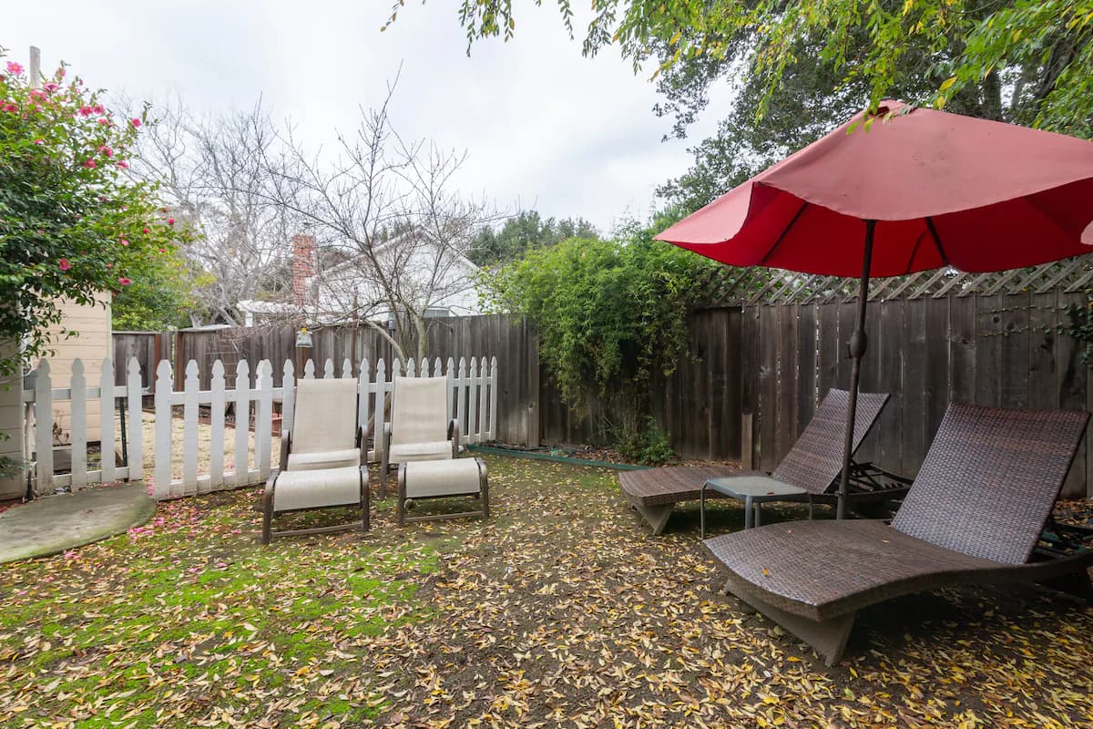 Home in Menlo Park · ★4.84 · 2 bedrooms · 3 beds · 1 bath - Image 20