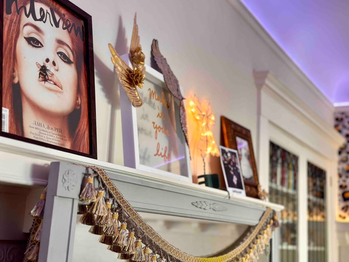 Victorian Oasis with Original Art & Chandeliers - Photo 39