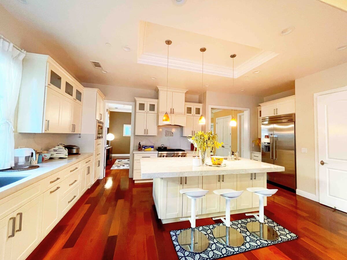 Home in Palo Alto · ★4.6 · 5 bedrooms · 5 beds · 3.5 baths - Image 14