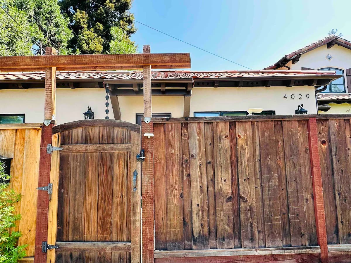 Home in Palo Alto · ★4.91 · 1 bedroom · 2 beds · 1 bath - Image 7