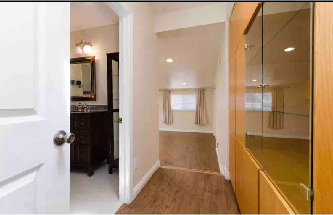 Cheerful Los Altos Home with Fireplace & Office - Photo 22