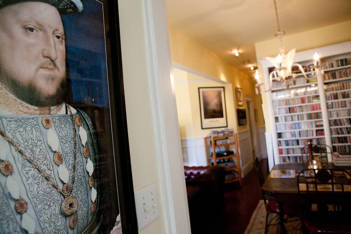Elegant Victorian Flat in Haight - Photo 2