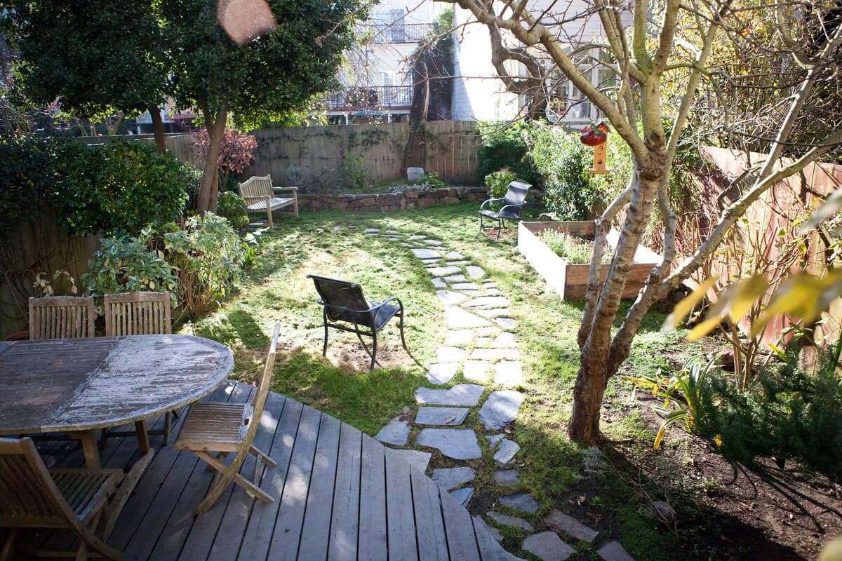 Elegant Victorian Flat in Haight - Photo 8